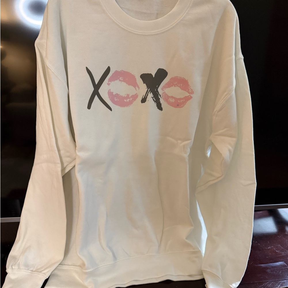 Gildan White Sweatshirt with Pink and Black XOXO Design